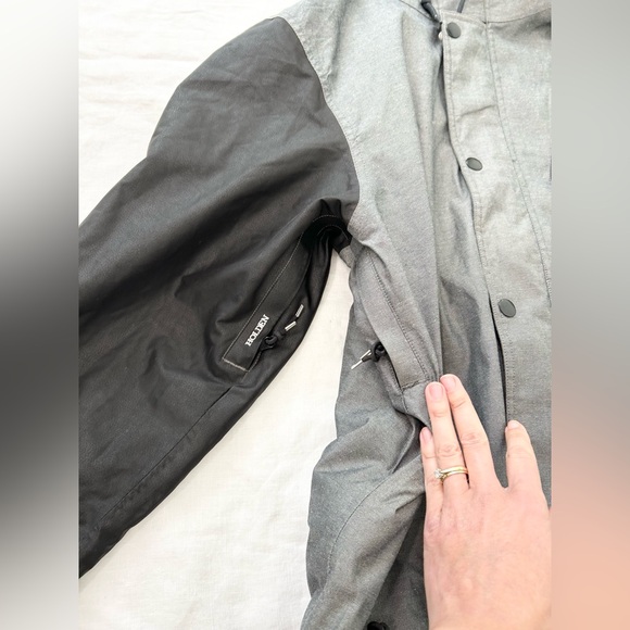 Holden Varsity Shell Snowboard Jacket in Black/Charcoal - Picture 8 of 13